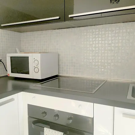 Con Terrazzo Privato Milano San Raffaele - *