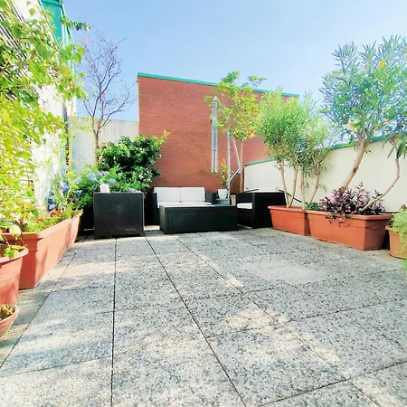 Con Terrazzo Privato Milano San Raffaele - *